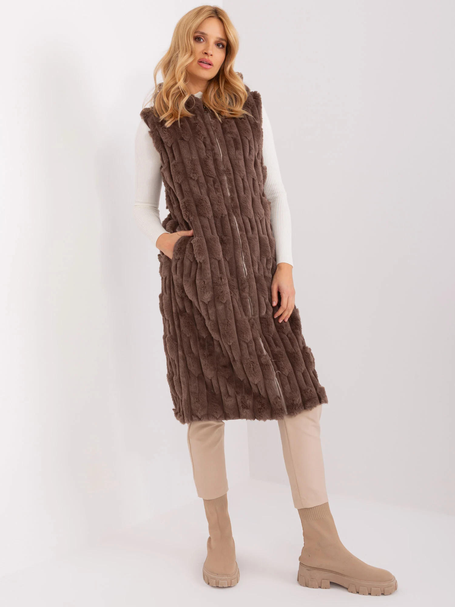 Vesta Dama Fara maneci, Elegant, Wool Fashion Italia, Maro Eleganta Office - imagine 2