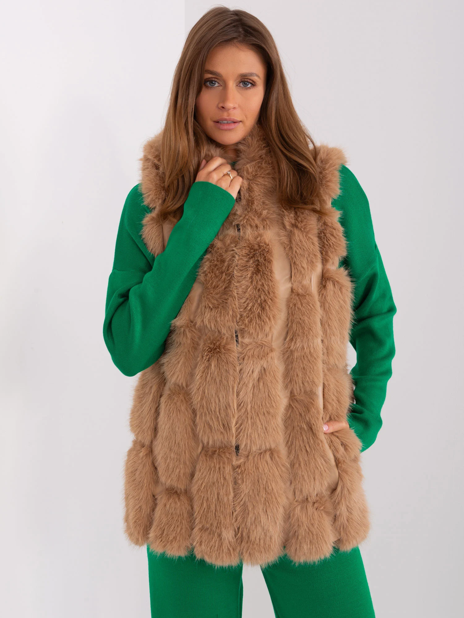 Vesta Dama Fara maneci, Guler inalt, Wool Fashion Italia, Camel Casual Marimi Mari - imagine 3