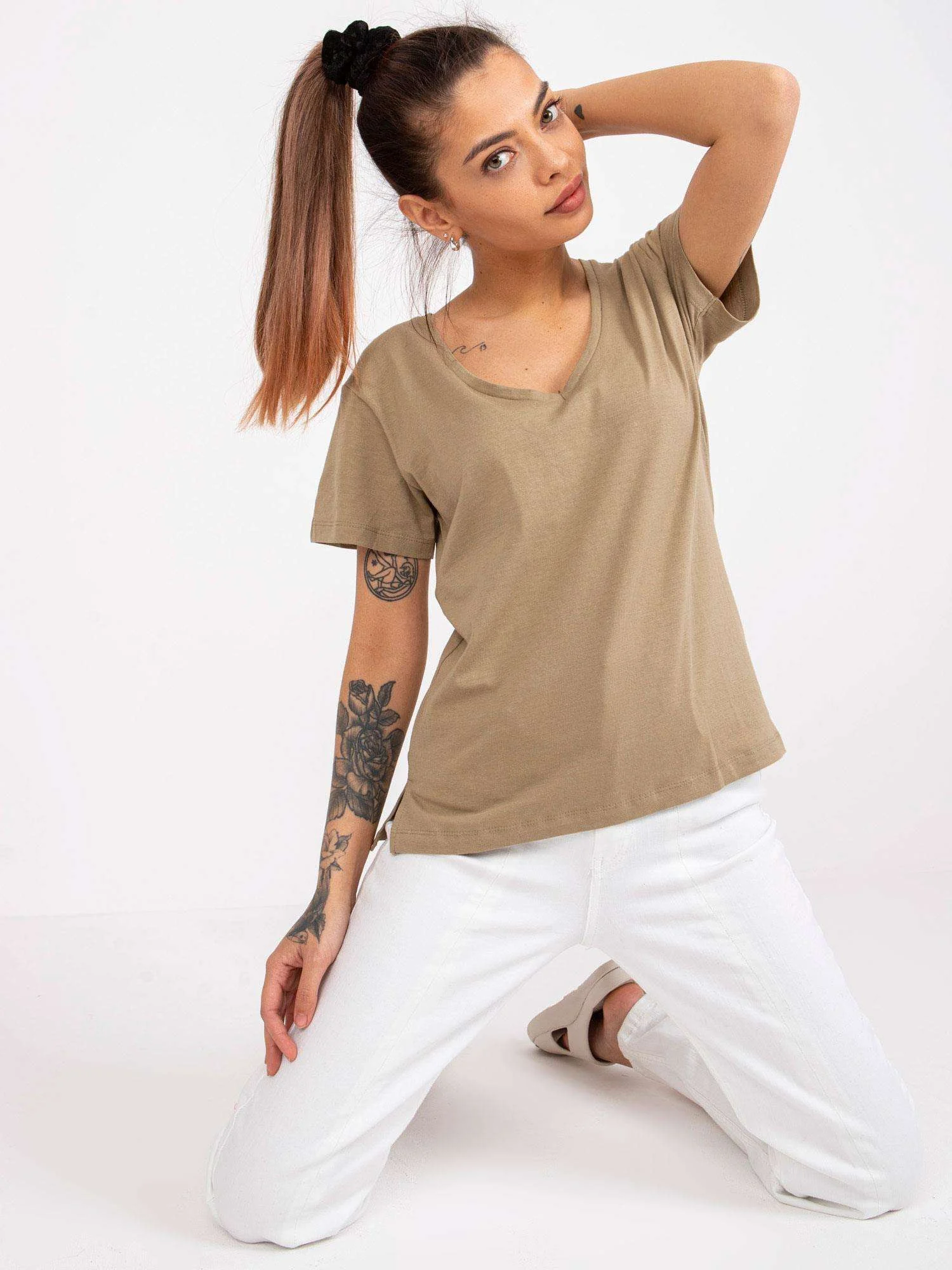 Tricou Dama Mini, Decolteu in V, Mayflies, Bej Casual Marimi Mari - imagine 3