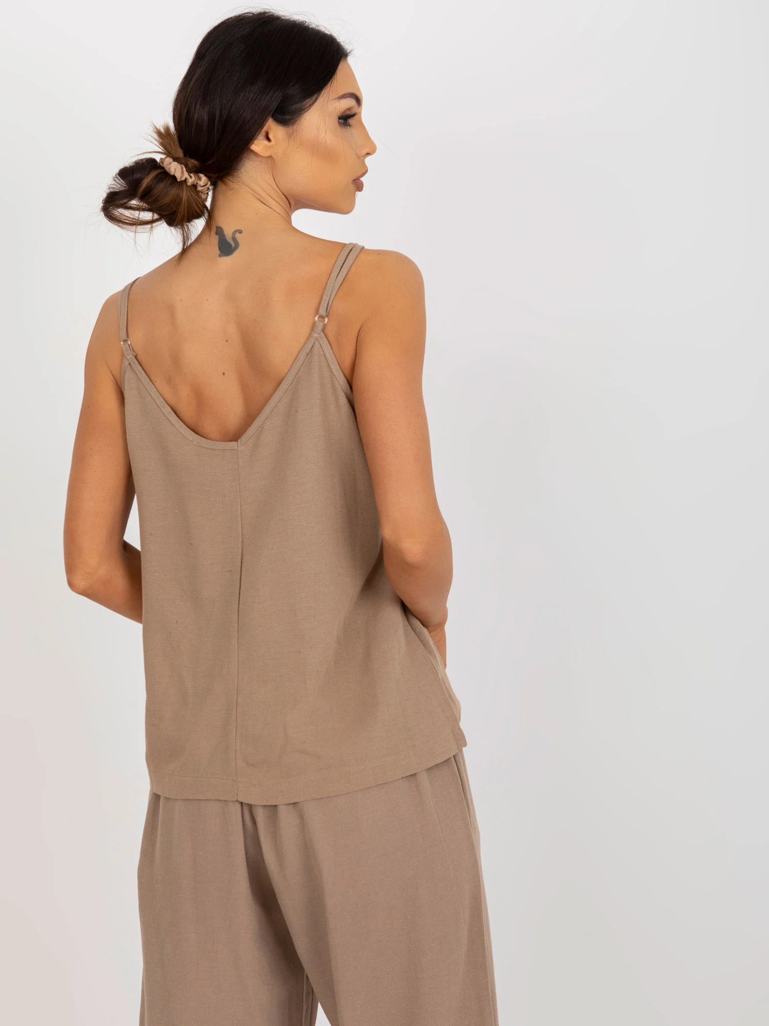Top Dama Decolteu in V, Cu bretele, Och Bella, Bej Casual - imagine 5