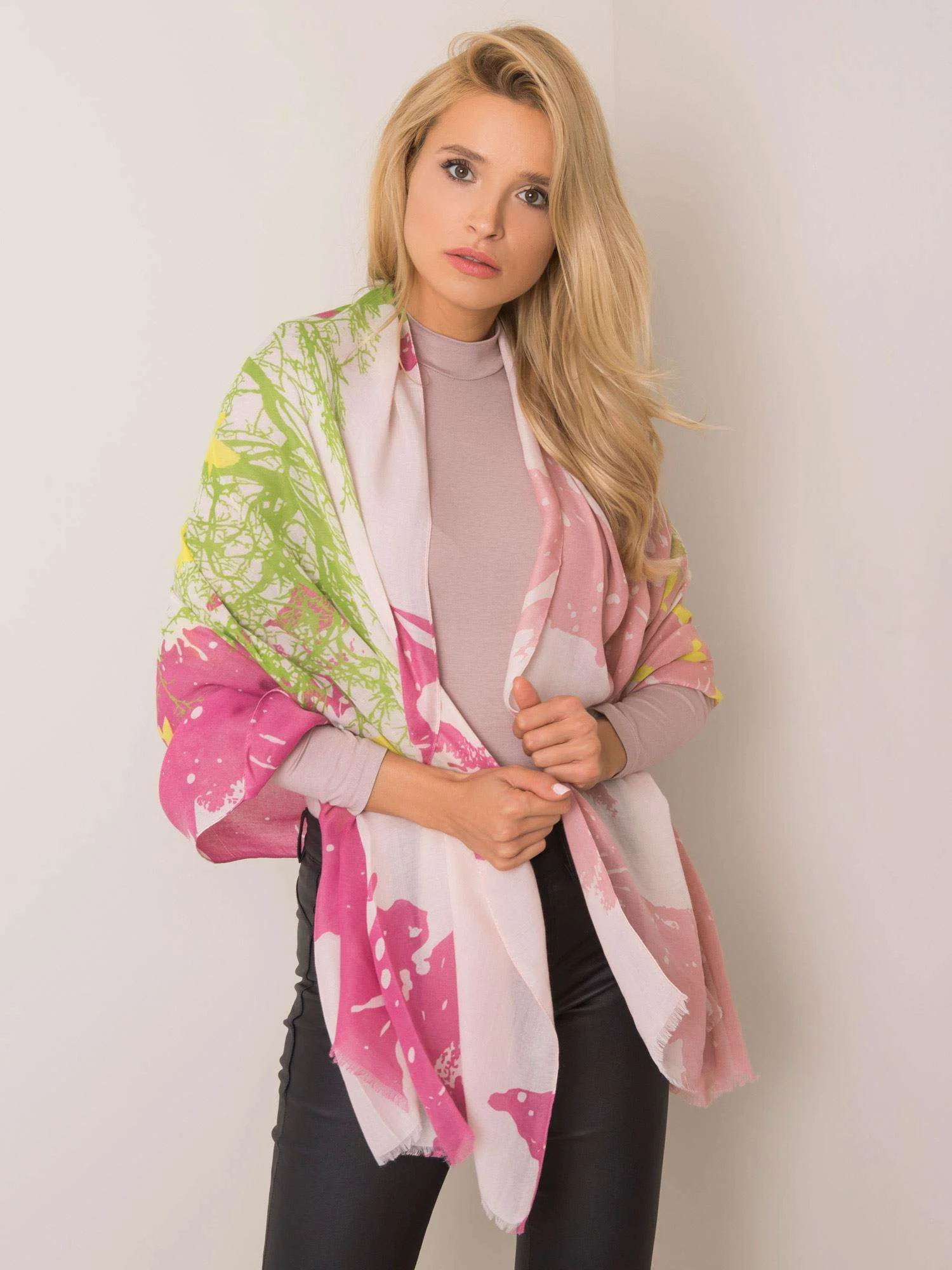 Bandana Dama Imprimat, Viscoza, Fashion Hunters, Roz - imagine 2