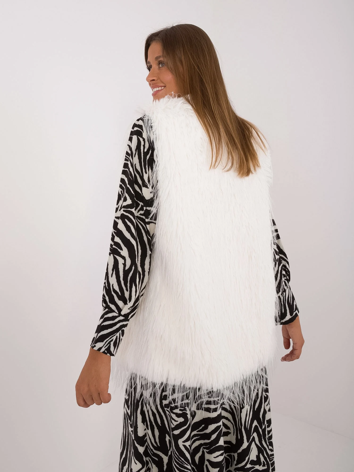 Vesta Dama Fara maneci, Guler inalt, Wool Fashion Italia, Ecru de Vara - imagine 5