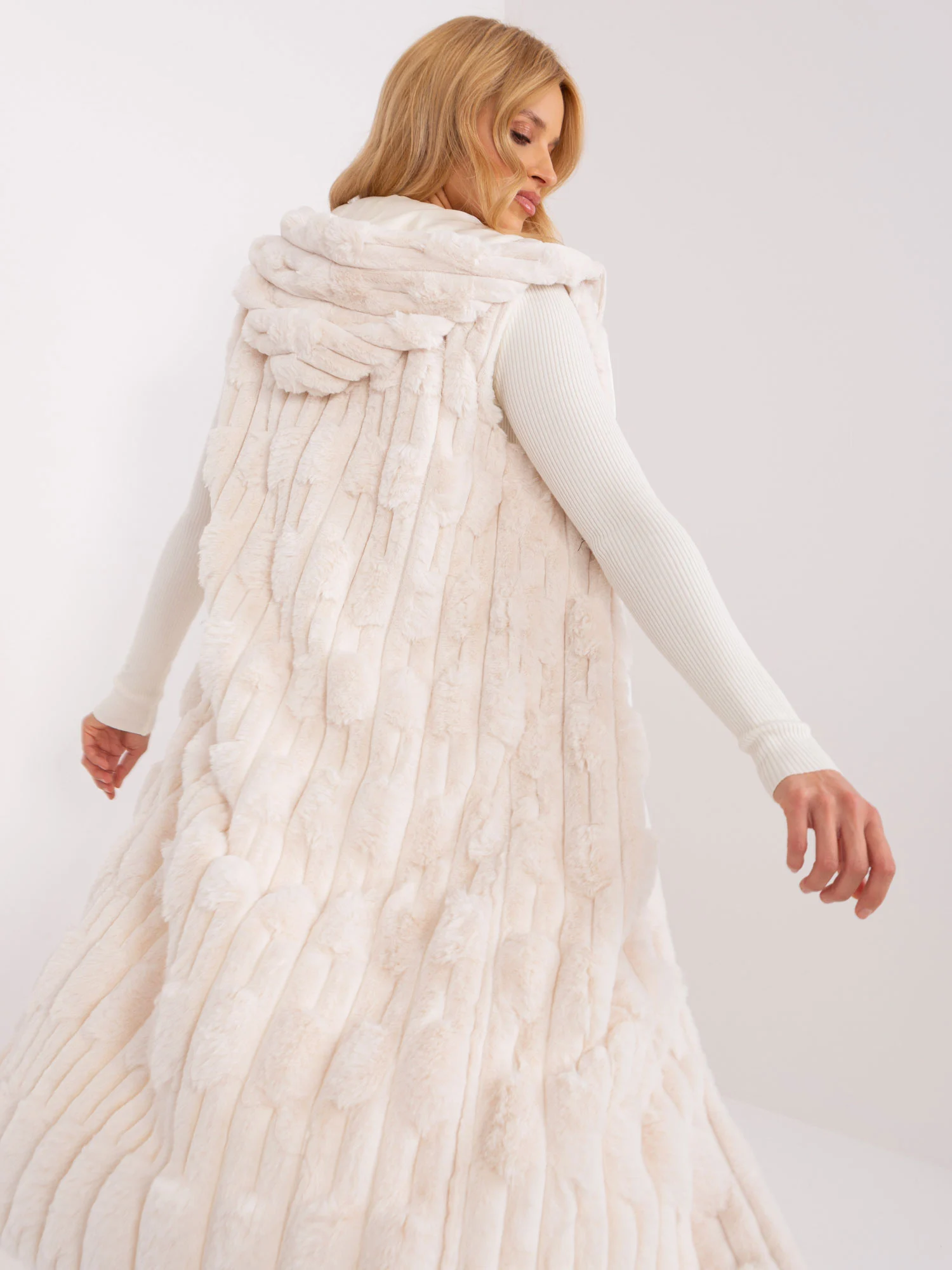 Vesta Dama Fara maneci, Elegant, Wool Fashion Italia, Ecru Eleganta Office - Image 2