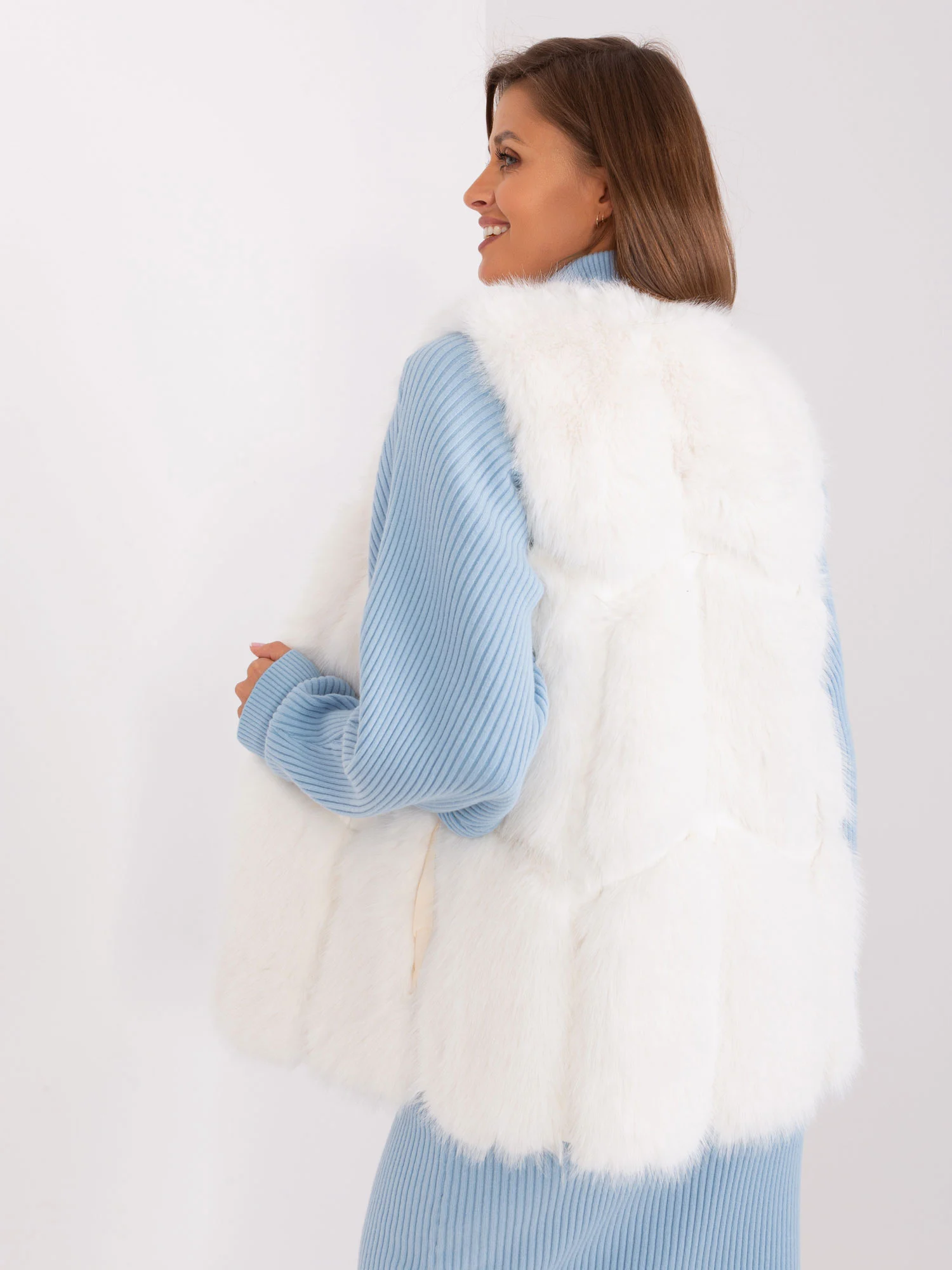 Vesta Dama Fara maneci, Guler inalt, Wool Fashion Italia, Ecru de Vara - imagine 3