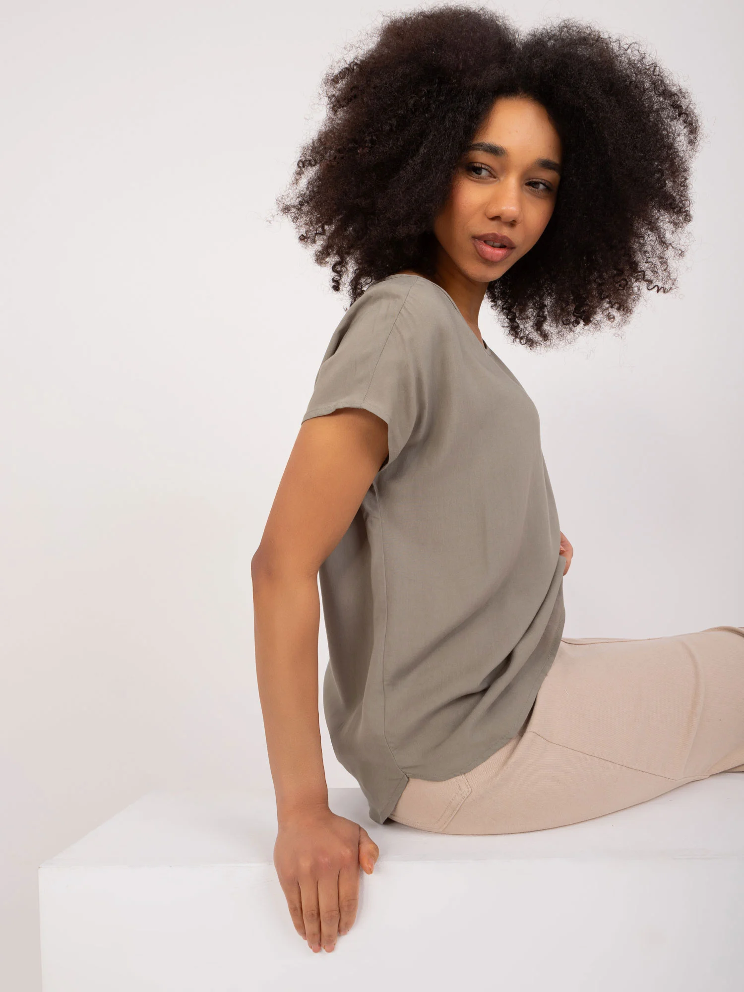 Bluza Dama Mini, Decolteu rotund, Sublevel, Khaki Eleganta Office Marimi Mari - imagine 5