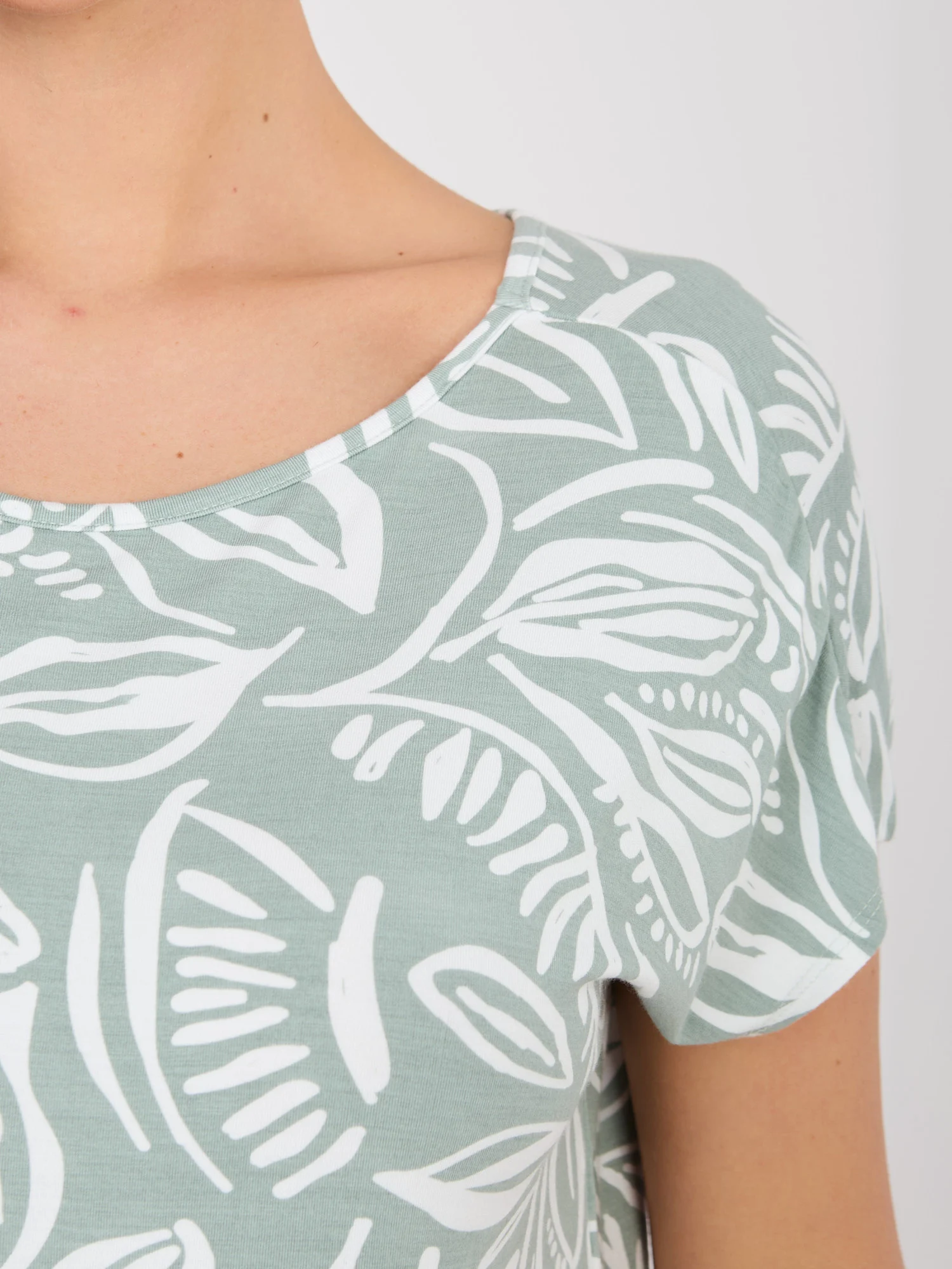Tricou Dama Mini, Decolteu rotund, Sublevel, Fistic Marimi Mari - imagine 4