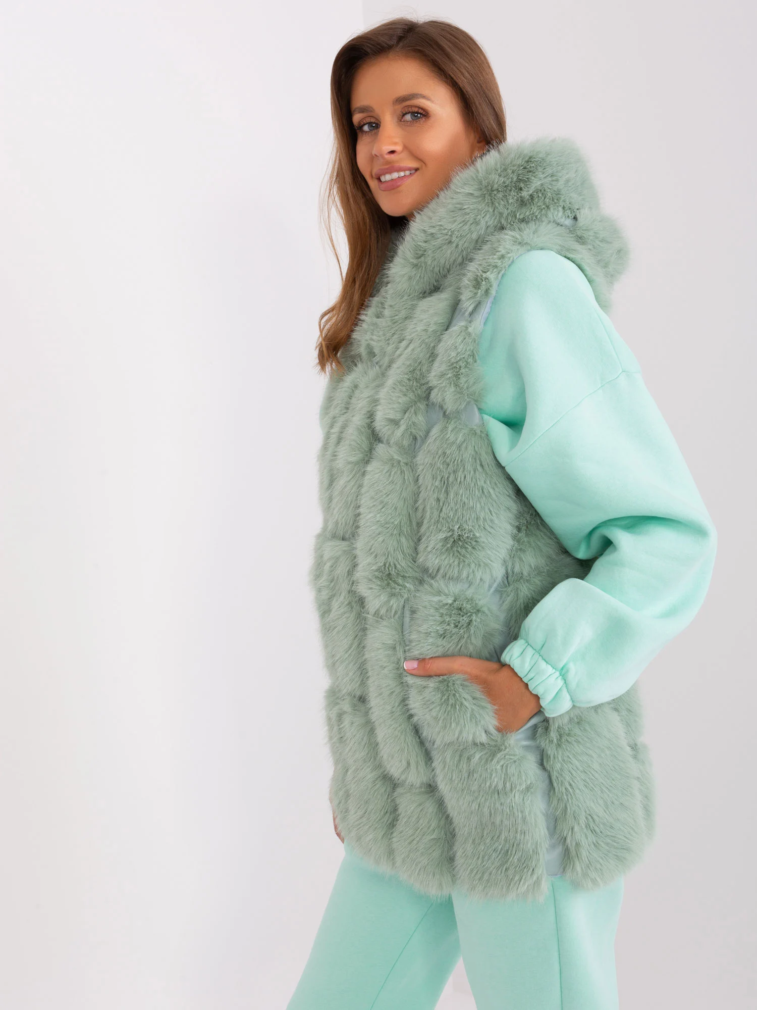 Vesta Dama Fara maneci, Guler inalt, Wool Fashion Italia, Fistic Casual Marimi Mari - Image 3